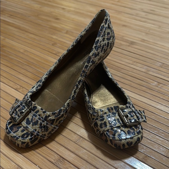 Anne Klein Fkex Leopard Print Women's Flats - Picture 1 of 5